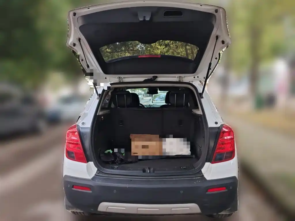 Chevrolet Trax 2016 — фото 10