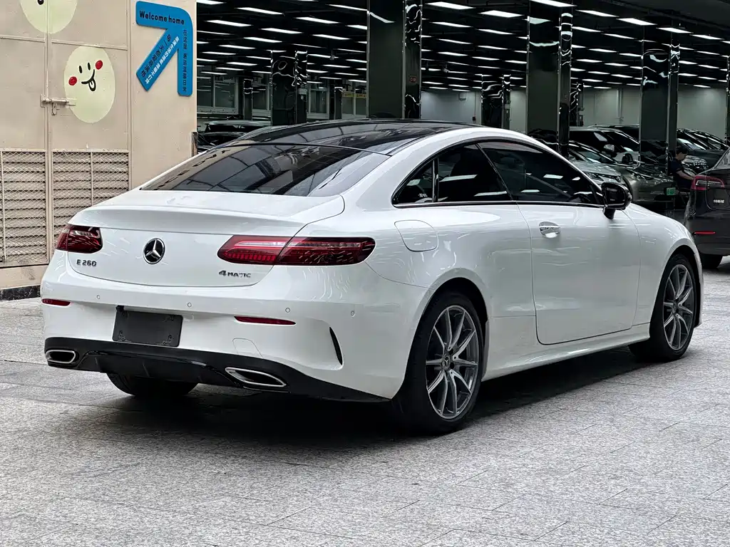 Mercedes-Benz E-Class 2022 — фото 15