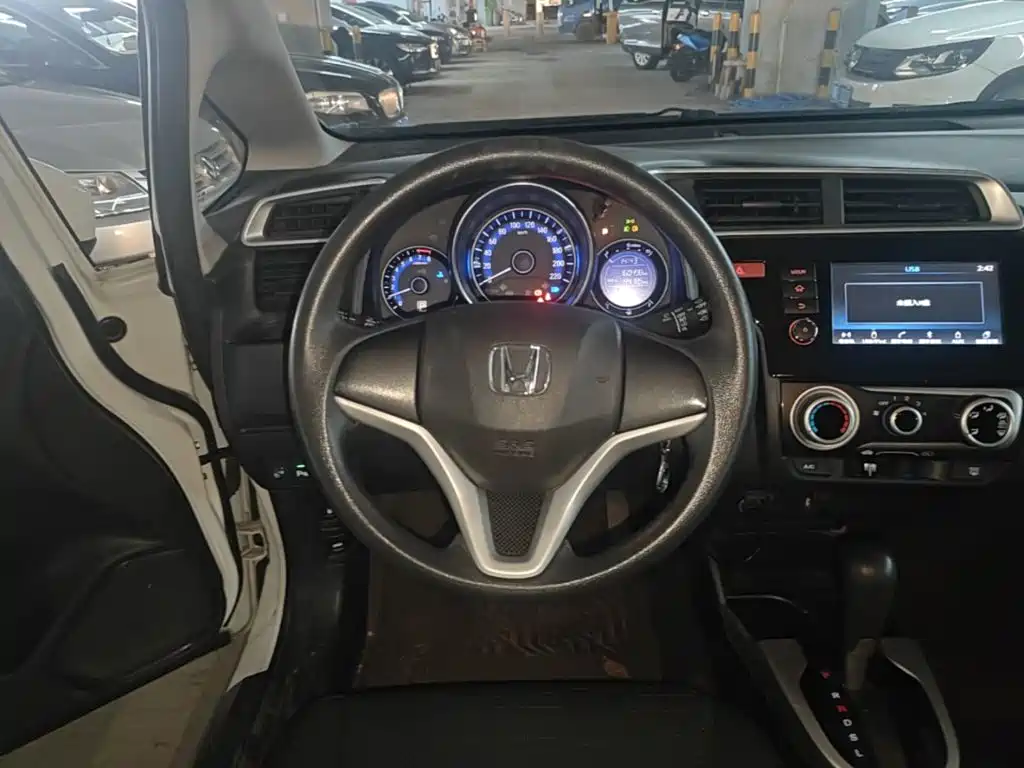 Honda Fit 2016 — фото 11