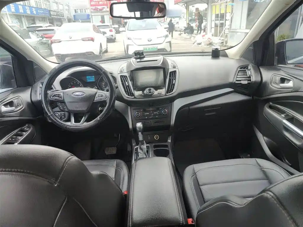 Ford Kuga 2017 — фото 9