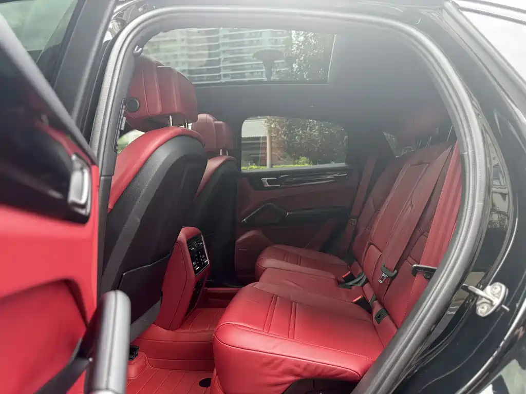 Porsche Cayenne 2023