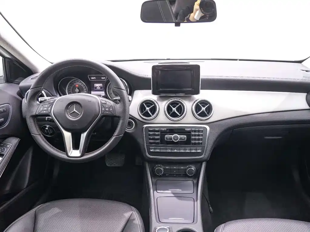 Mercedes-Benz GLA 2015 — фото 17