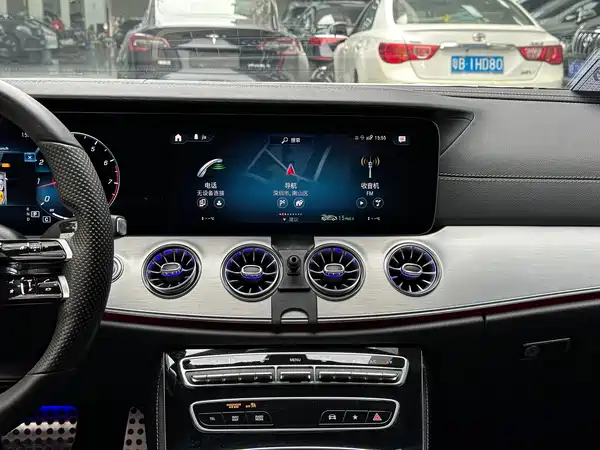 Mercedes-Benz E-Class 2022
