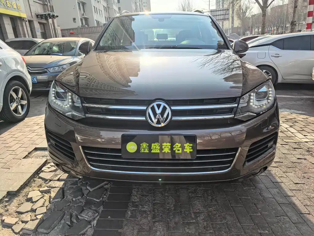 Volkswagen Touareg 2015 — фото 2