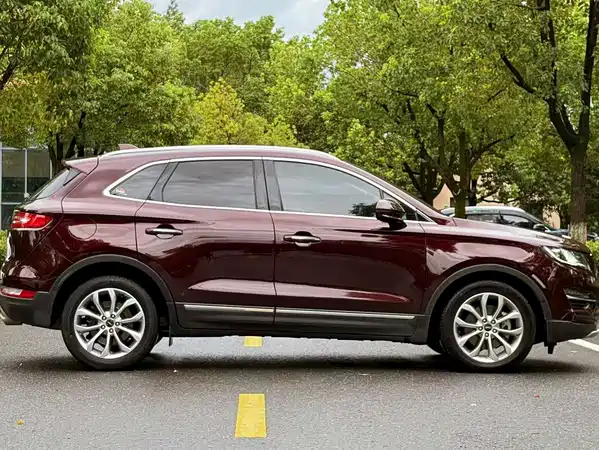 Lincoln MKC 2020
