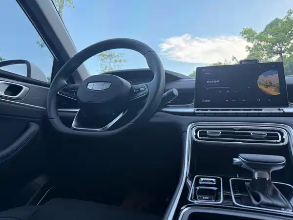 Geely Emgrand 2026