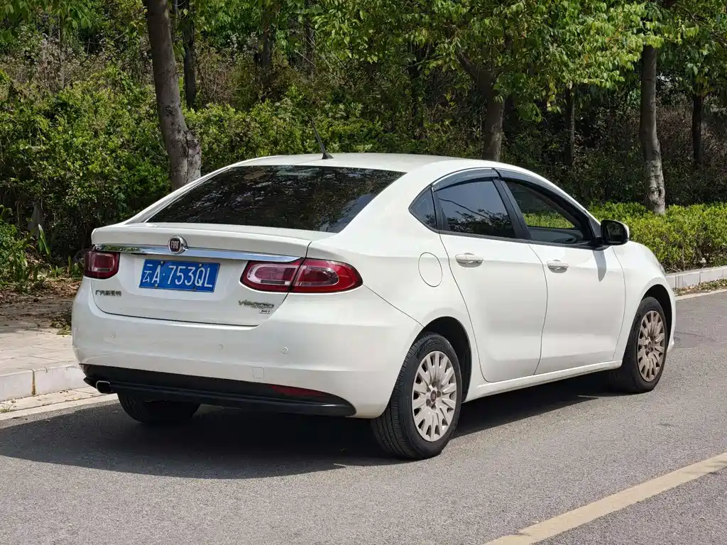 Fiat Viaggio 2015