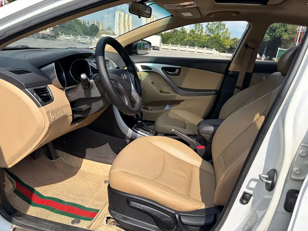 Hyundai Elantra 2013