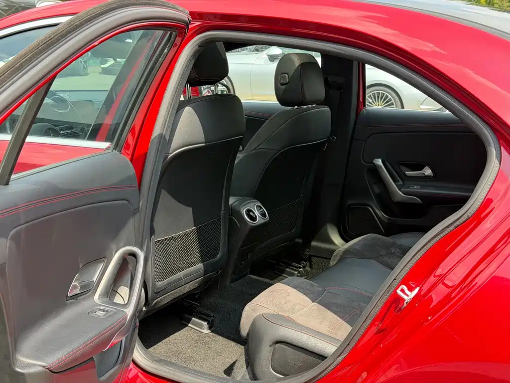 Mercedes-Benz A-Class 2023 — фото 12
