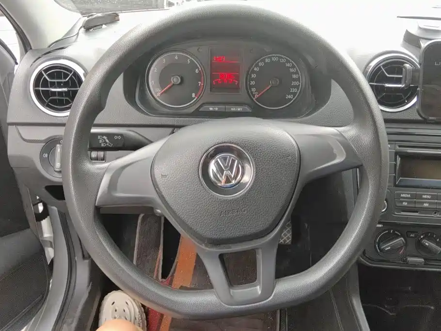 Volkswagen Jetta 2017 — фото 15