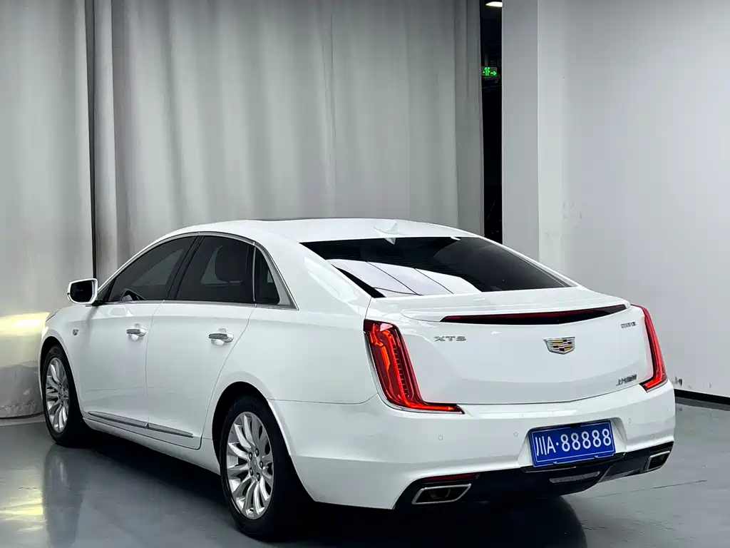 Cadillac XTS 2018 — фото 9