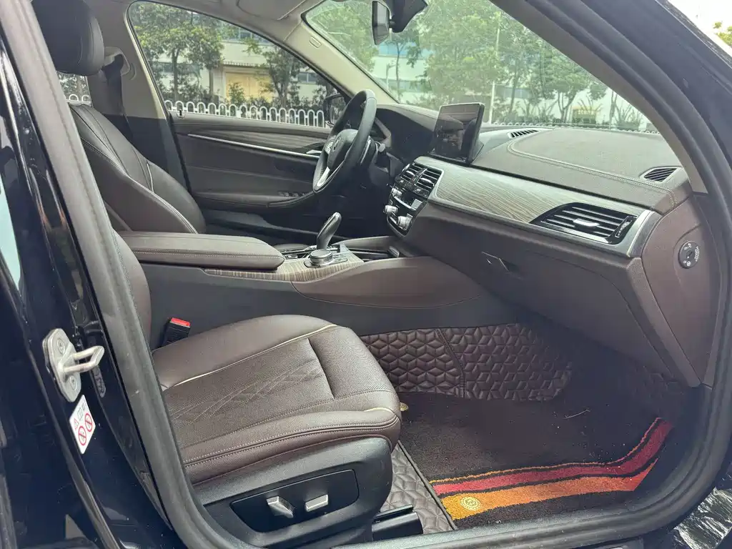 BMW 5 Series 2023
