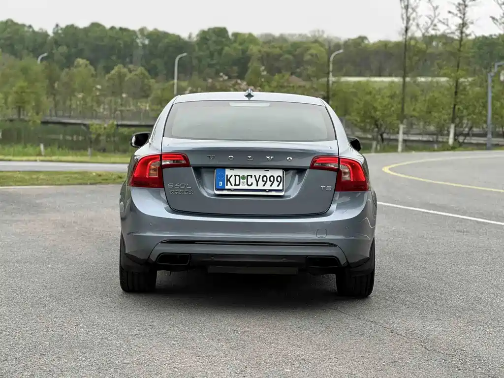 Volvo S60 2016 — фото 17