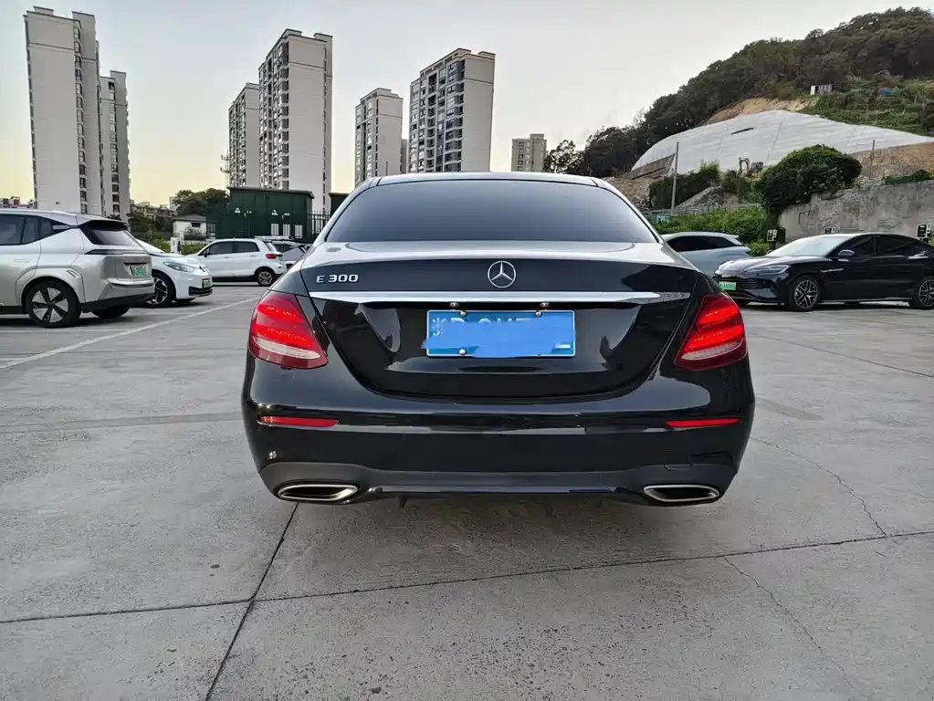 Mercedes-Benz E-Class 2019 — фото 15