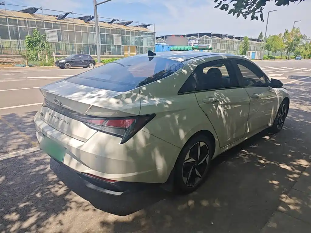 Hyundai Elantra 2023