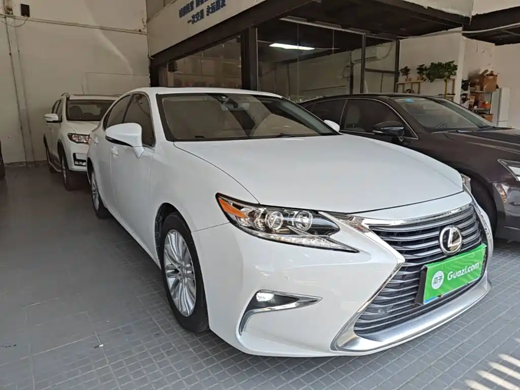 Lexus ES 2016 — фото 4