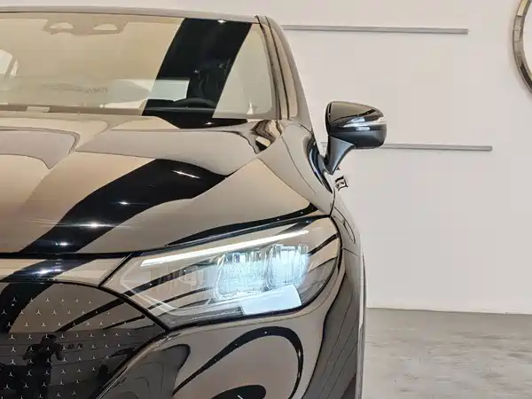 Mercedes-Benz EQE SUV 2025