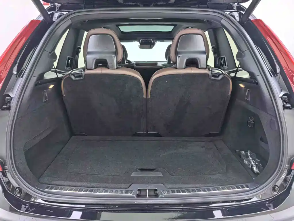 Volvo XC90 2020 — фото 30