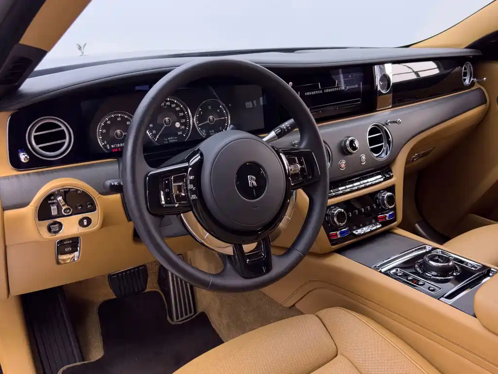 Rolls-Royce Ghost 2021 — фото 18