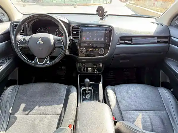 Mitsubishi Outlander 2018