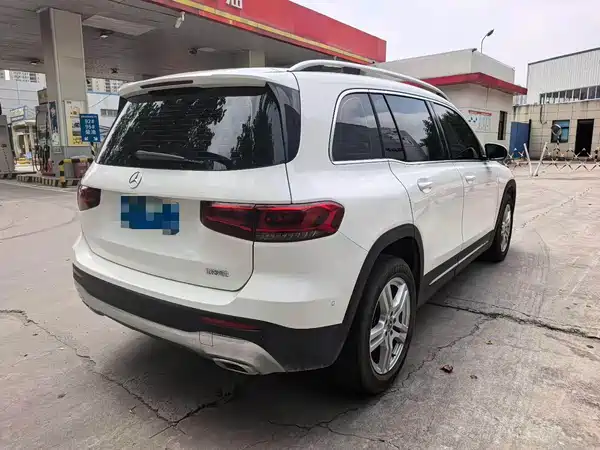 Mercedes-Benz GLB 2023