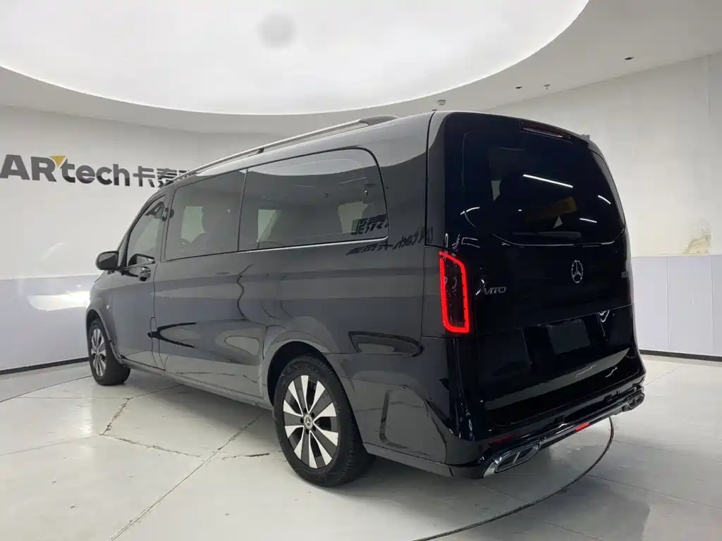 Mercedes-Benz Vito 2023 — фото 7