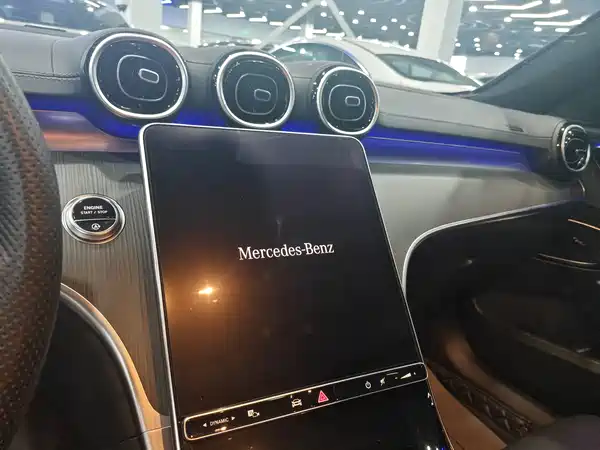 Mercedes-Benz C-Class 2024
