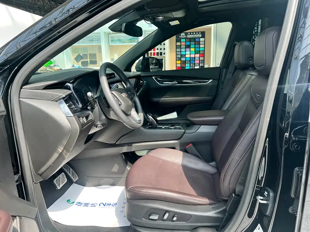 Cadillac XT6 2022 — фото 23