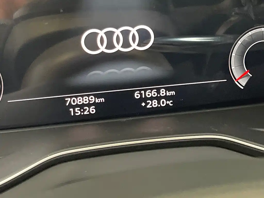 Audi Q5L 2022 — фото 10
