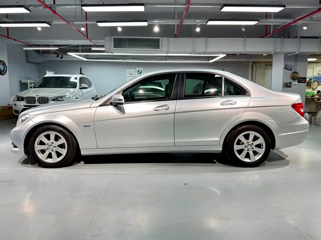 Mercedes-Benz C-Class 2011