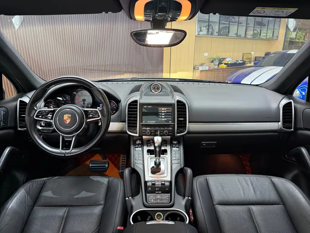 Porsche Cayenne 2015 — фото 22