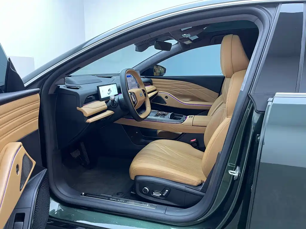 Geely Galaxy Starshine 8 2025 — фото 11