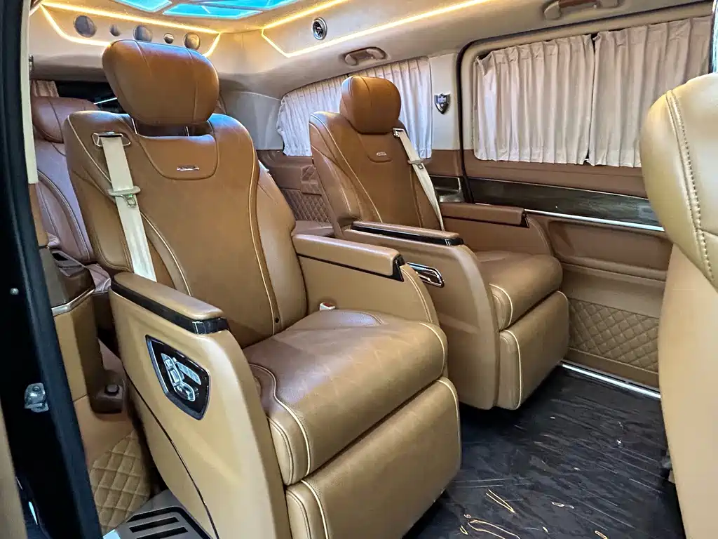 Mercedes-Benz V-Class 2021 — фото 19