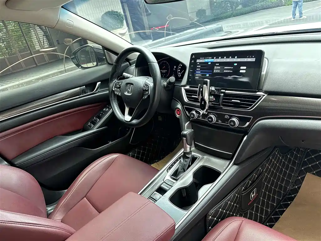Honda Accord 2022 — фото 20