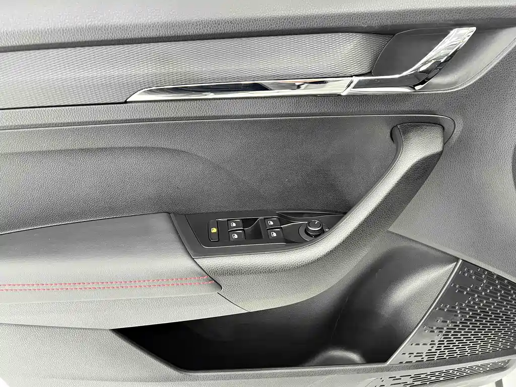 Skoda Kamiq 2023 — фото 11