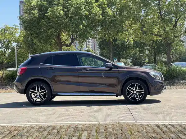 Mercedes-Benz GLA 2015