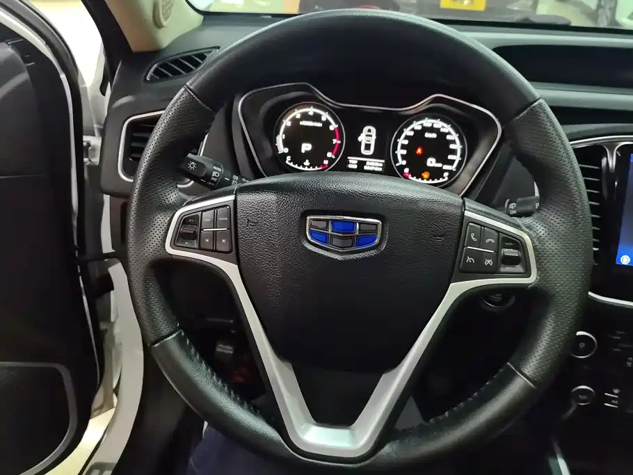 Geely Vision X6 2018 — фото 15