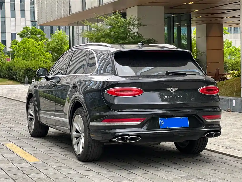 Bentley Bentayga 2020 — фото 4