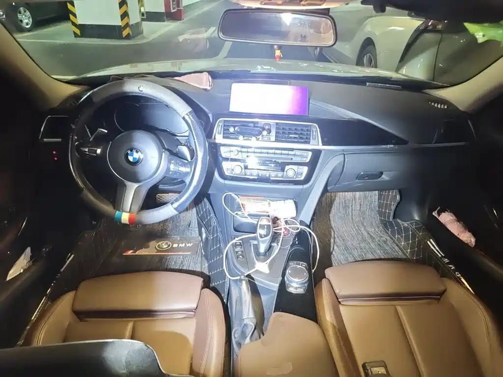 BMW 3 Series 2019 — фото 10