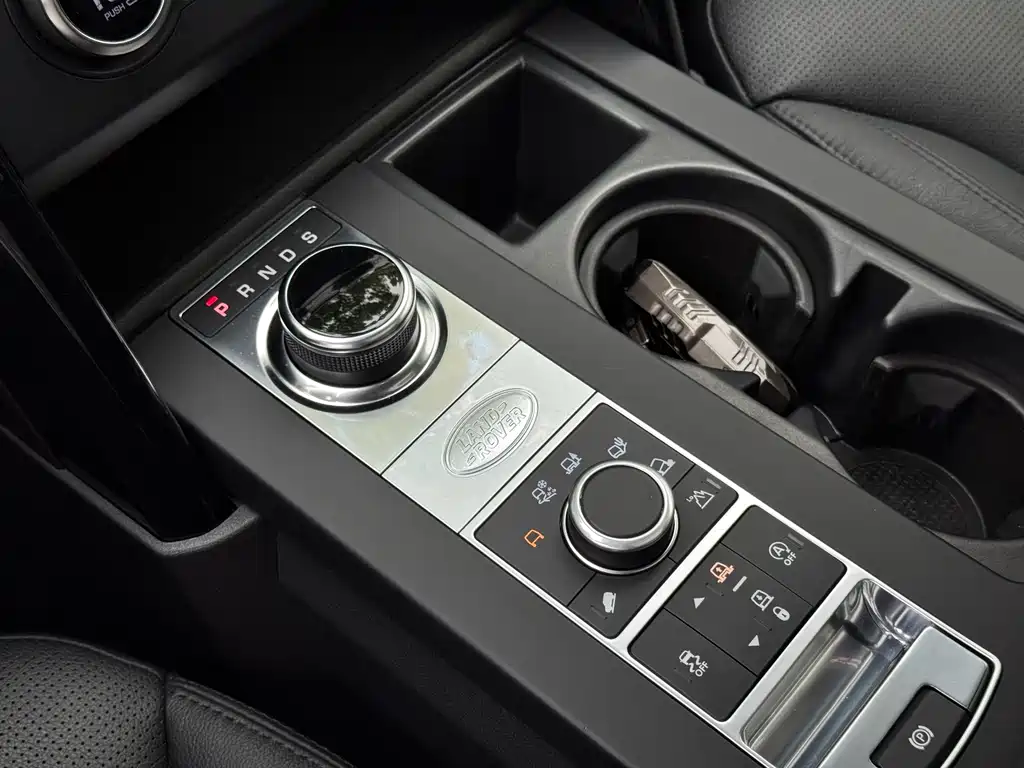Land Rover Discovery 2020 — фото 22