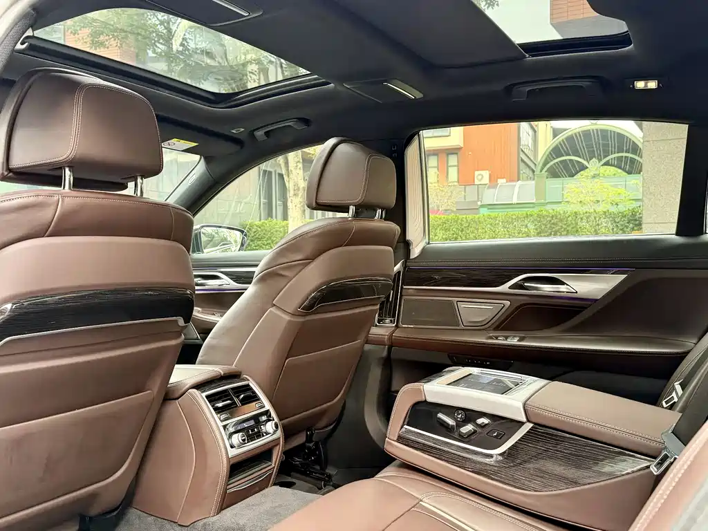 BMW 7 Series 2020 — фото 15