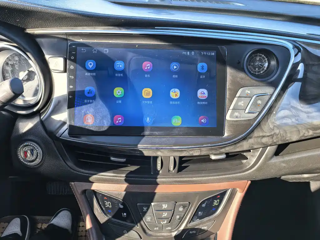 Buick Envision Plus 2015 — фото 11