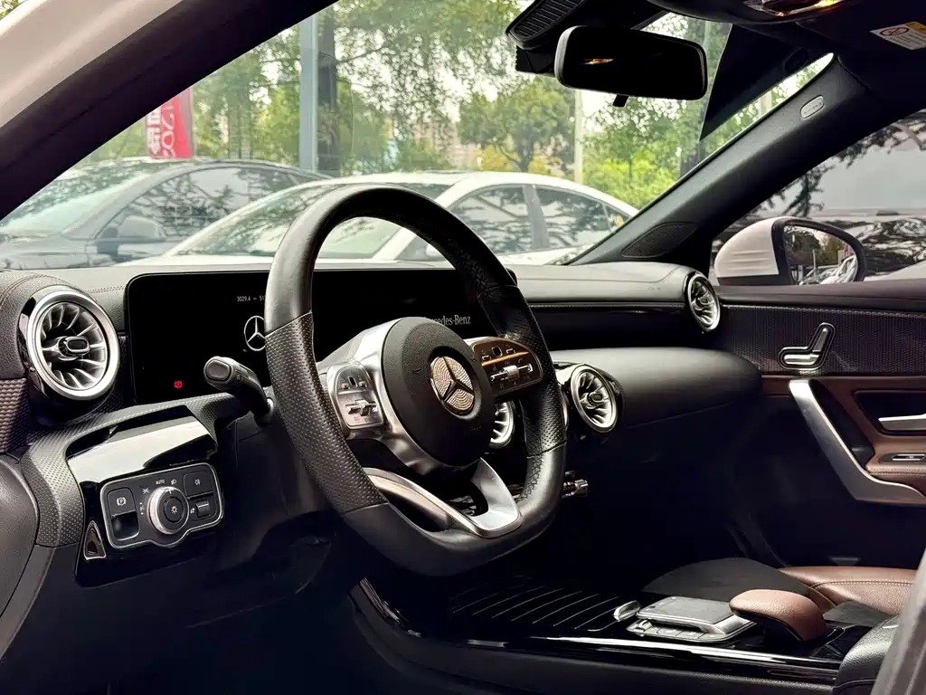 Mercedes-Benz A-Class 2022 — фото 14