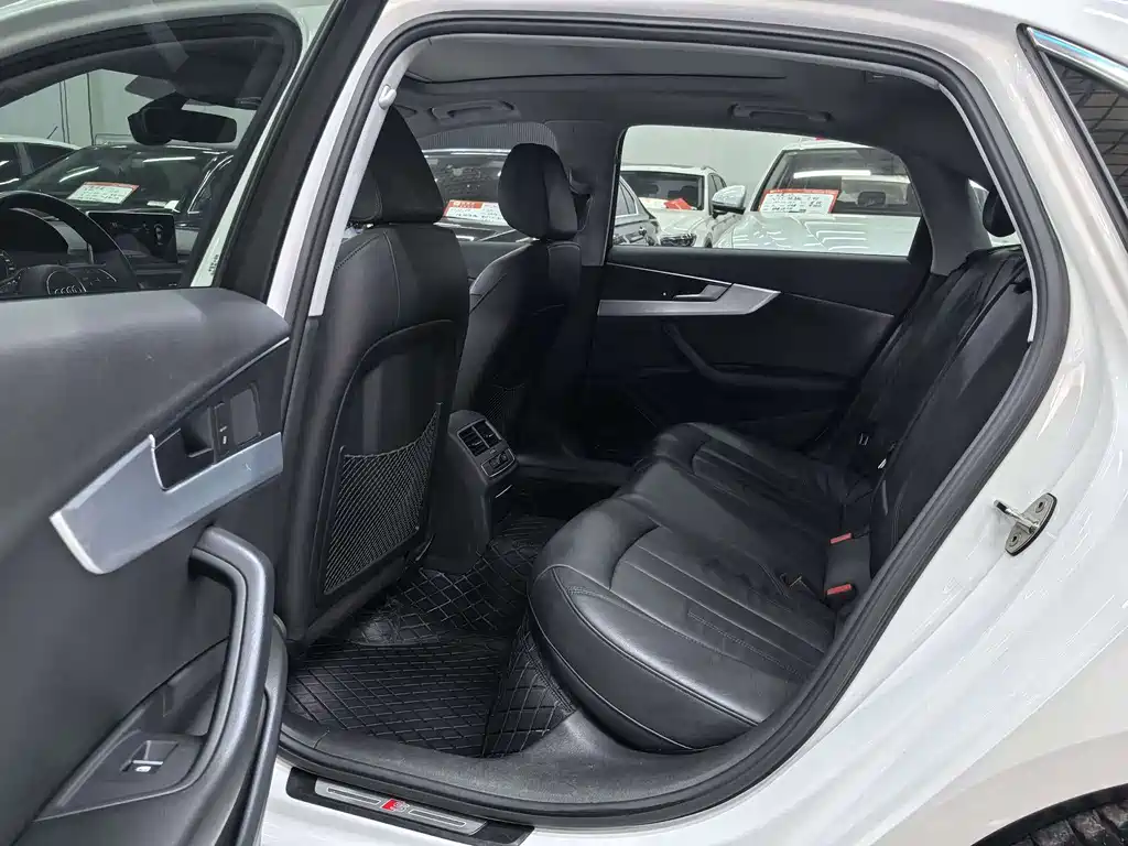 Audi A4L 2019