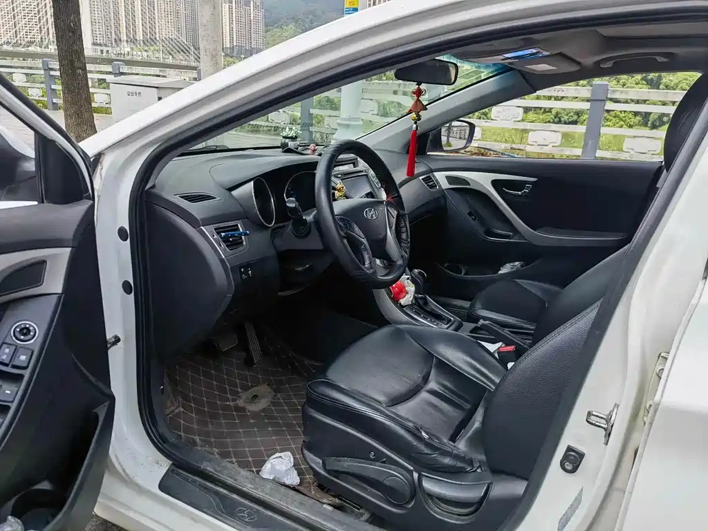 Hyundai Elantra Langdong 2013 — фото 7