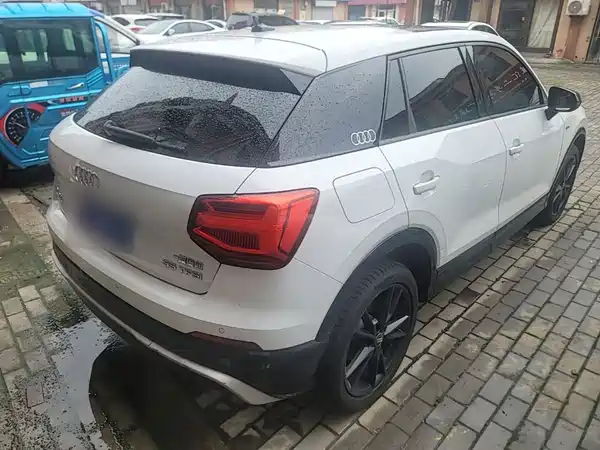 Audi Q2L 2020