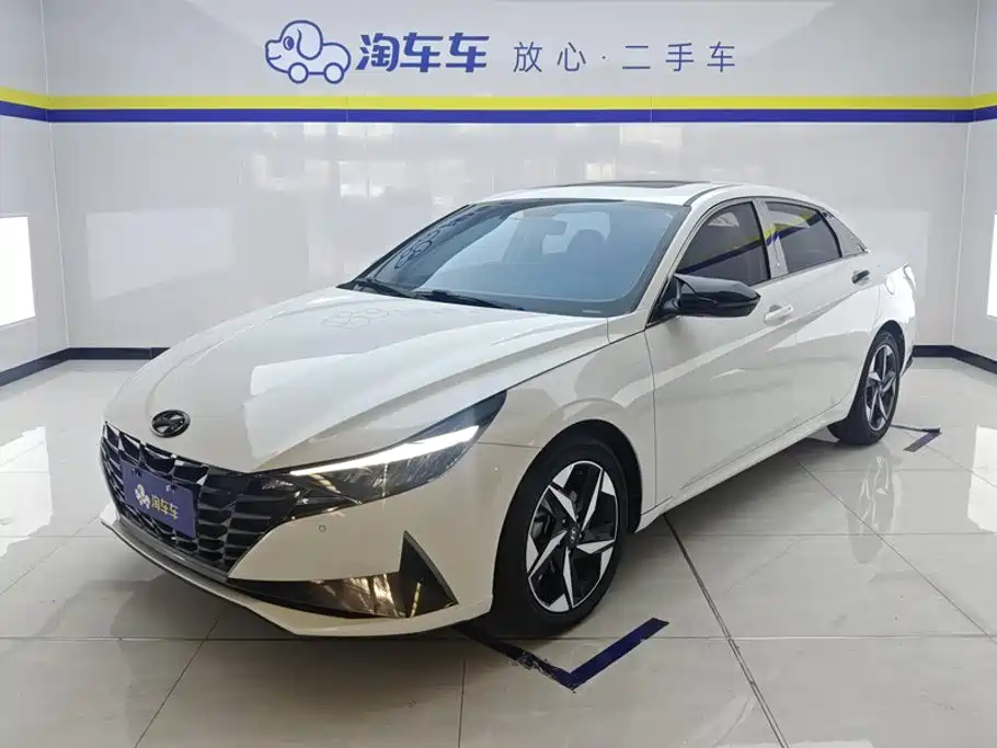 Hyundai Elantra 2022