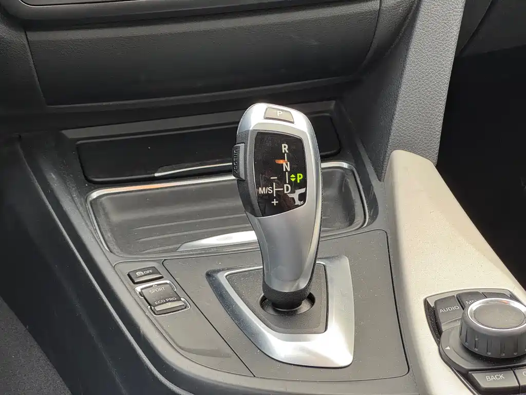 BMW 3 Series 2014 — фото 16