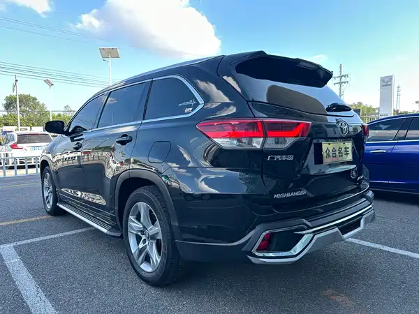 Toyota Highlander 2021