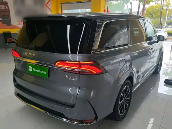 Roewe iMAX8 2024